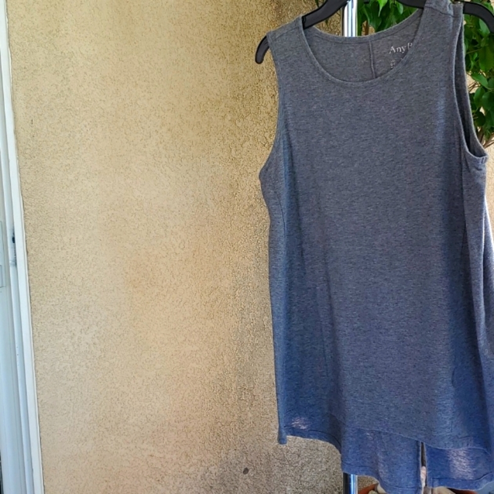 ANY BODY SOLID GREY HI LOW DROP TAIL WOMEN'S TOP SIZE S